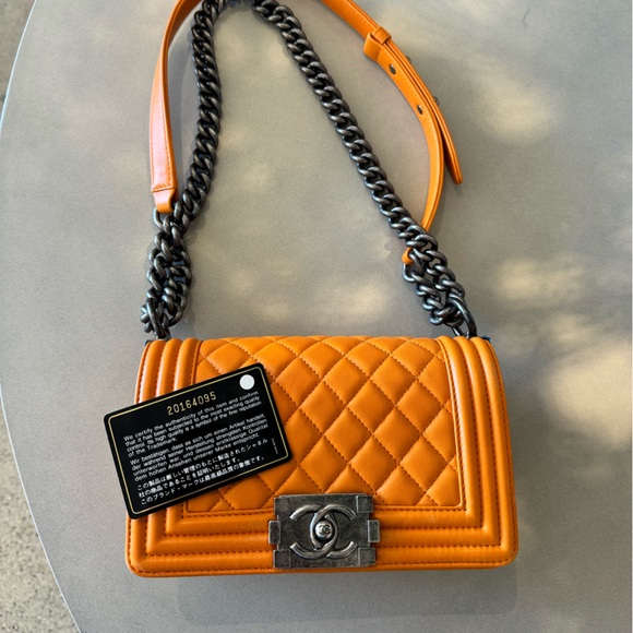 Chanel Boy Flap Bag Quilted Lambskin Old in orange - Picture 15 of 15